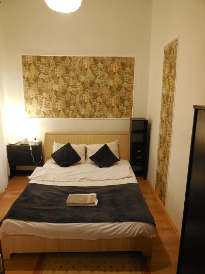 Apartment Near Rynok Square Львів Екстер'єр фото